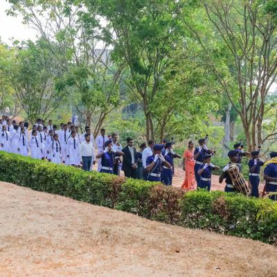 433002400 929990465584331 5430194751894972974 N